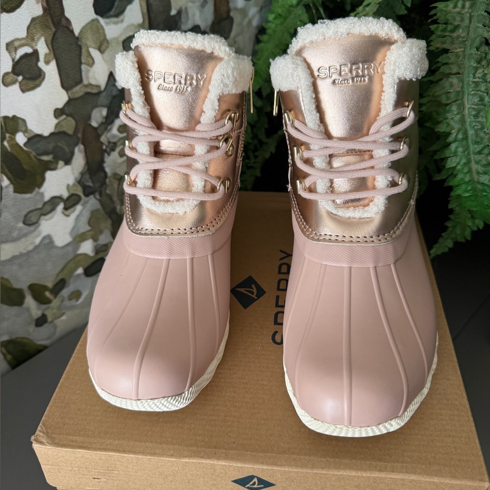 Sperry Saltwater Alpine Blush Shiny Pink Duck Boots! NIB!